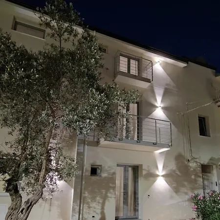 Salu Palace A 1 Minuto A Piedi Dalla Spiaggia