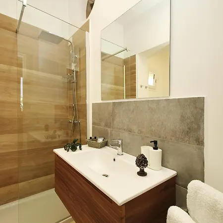 Apartment Salu Palace A 1 Minuto A Piedi Dalla