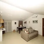 Salu Palace A 1 Minuto A Piedi Dalla * Santo Stefano di Camastra